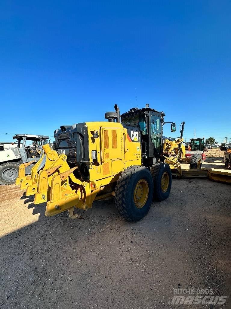 CAT 12 M 2 Väghyvlar