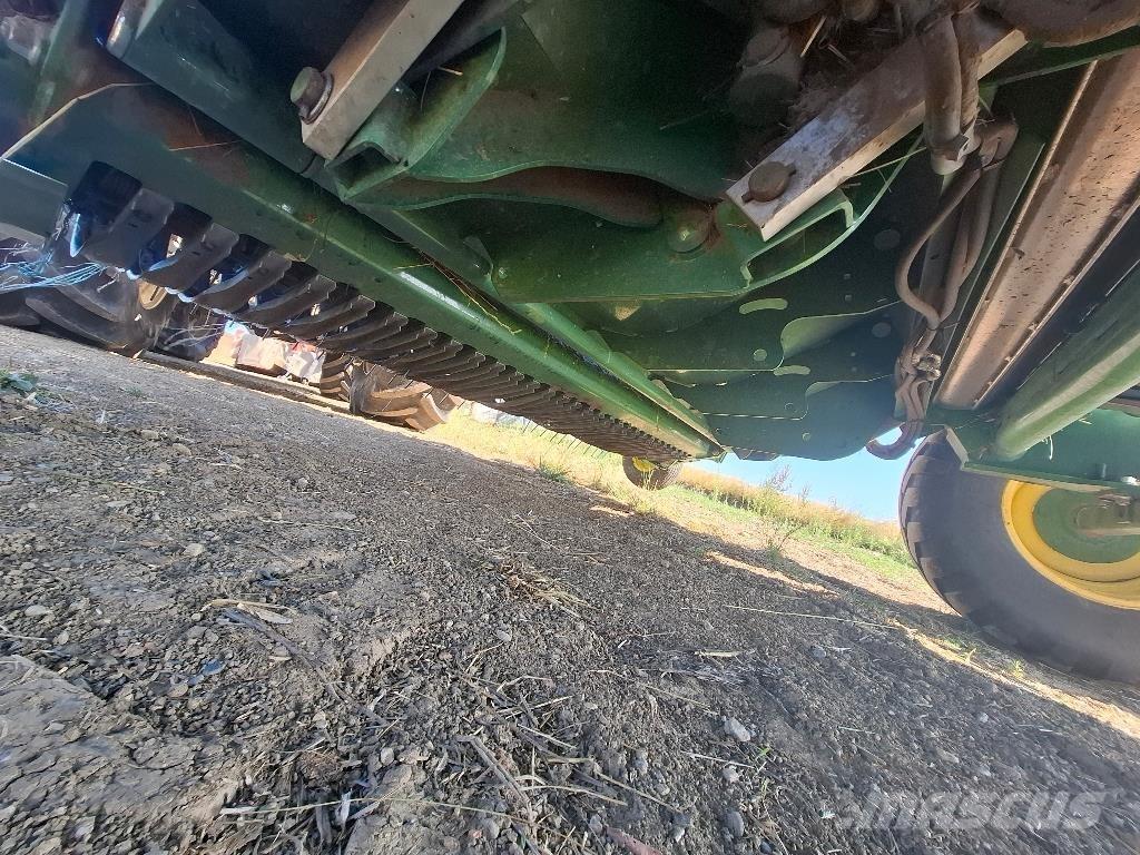 John Deere V461M Rundbalspressar