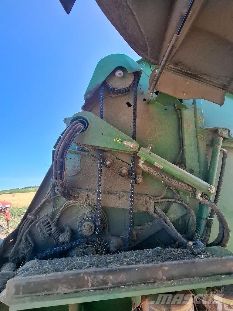 John Deere V461M Rundbalspressar