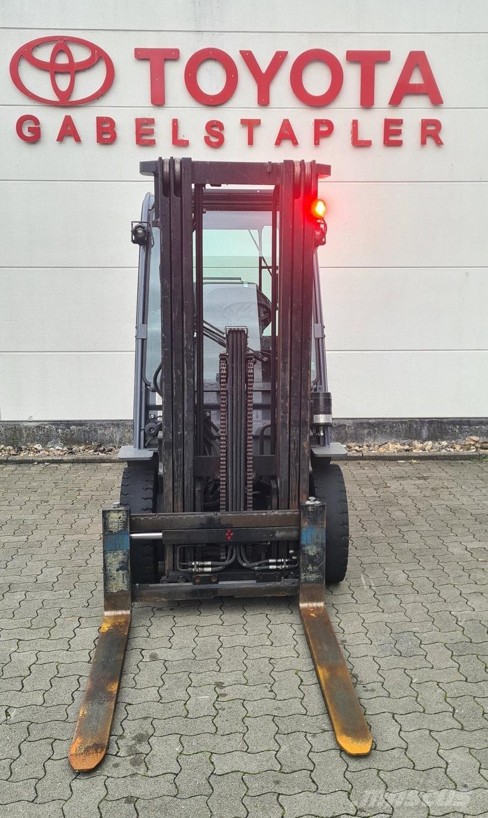 Toyota 02-8FGF25 Gasolmotviktstruckar