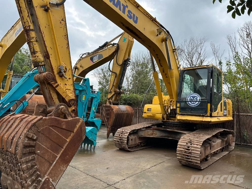 Komatsu PC 220-8 Bandgrävare