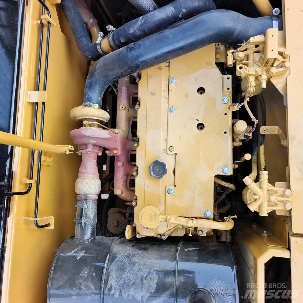 CAT 320D Bandgrävare