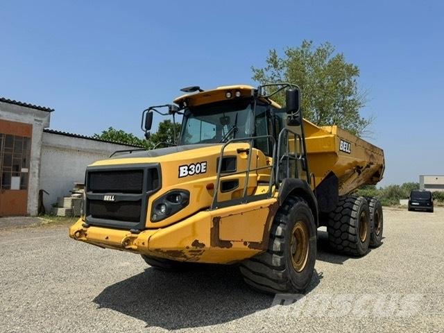 Bell B 30 E Midjestyrd dumper