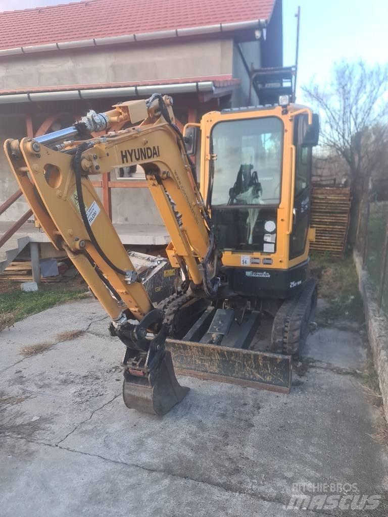 Hyundai R25Z-9 AK Minigrävare < 7t