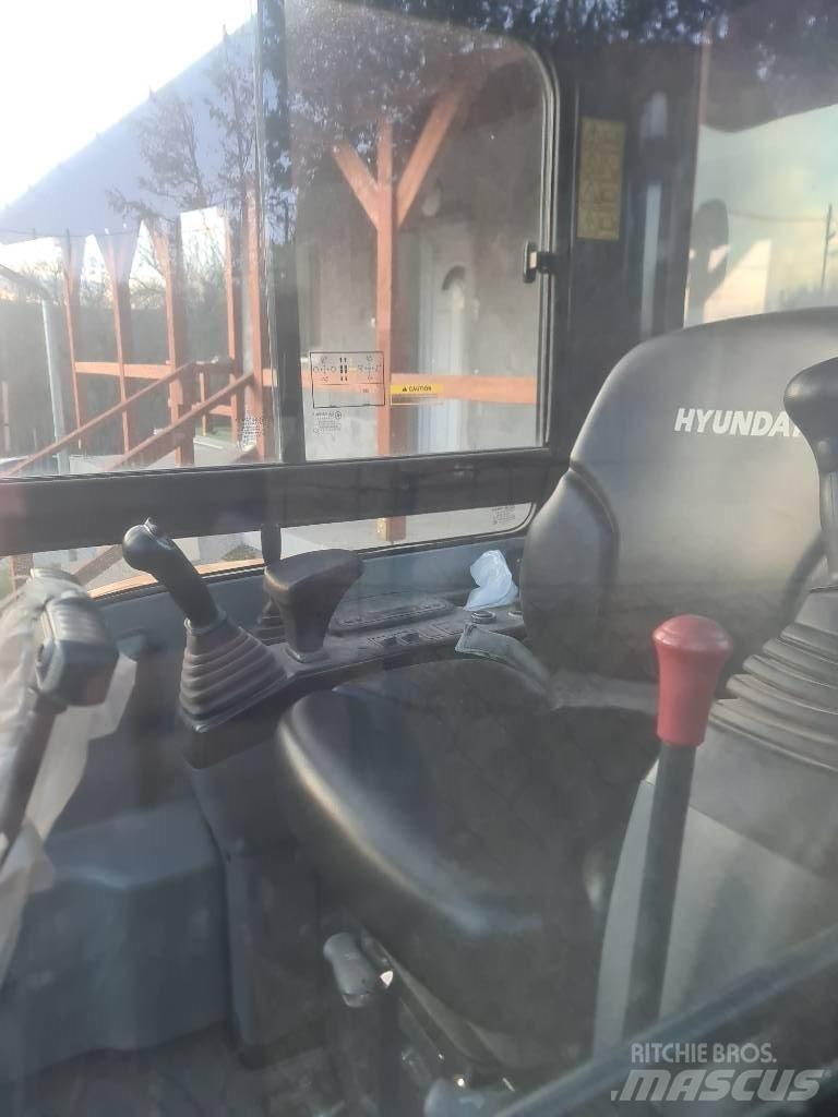 Hyundai R25Z-9 AK Minigrävare < 7t
