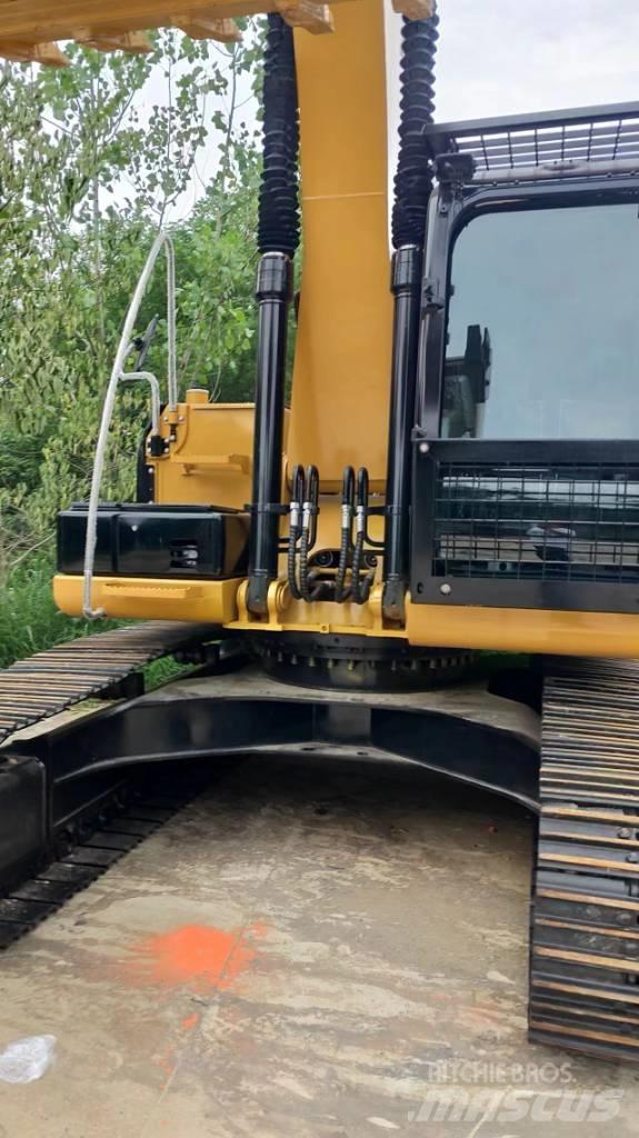 CAT 320D2 Bandgrävare