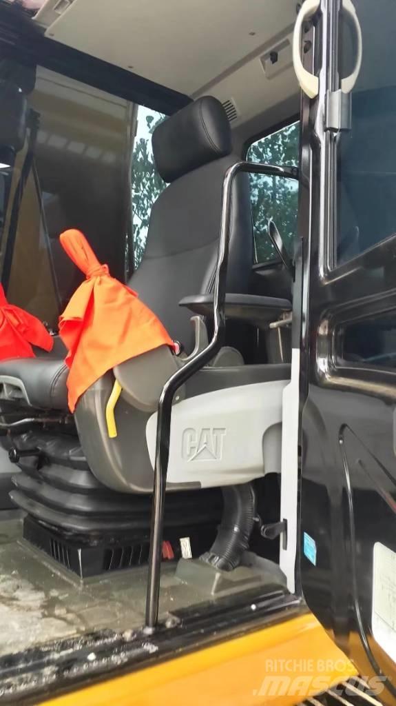 CAT 320D2 Bandgrävare