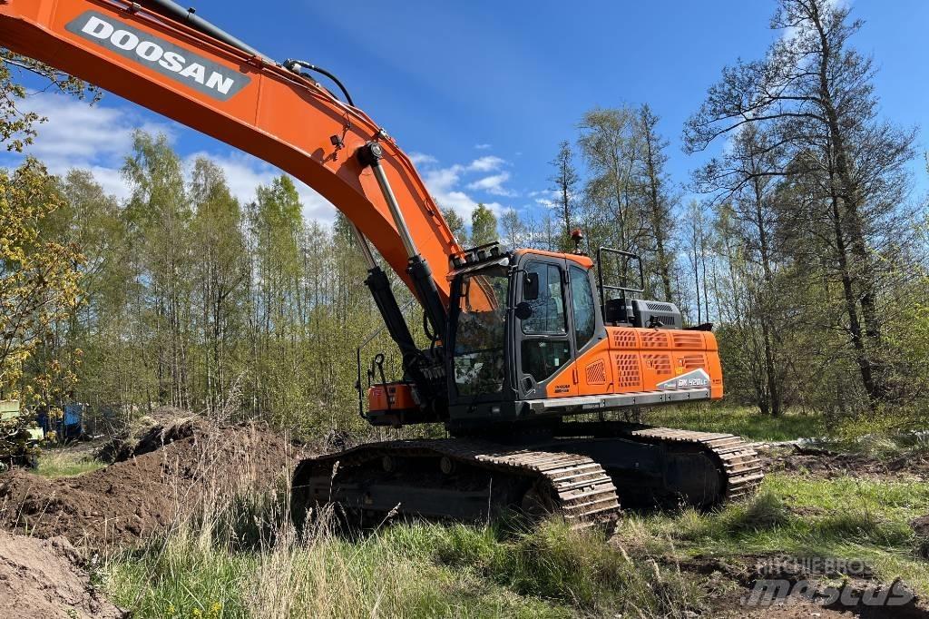 Doosan DX 420 LC Bandgrävare