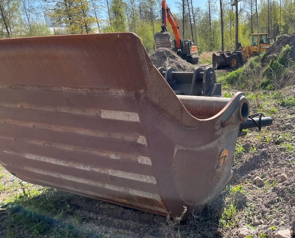 Doosan DX 420 LC Bandgrävare