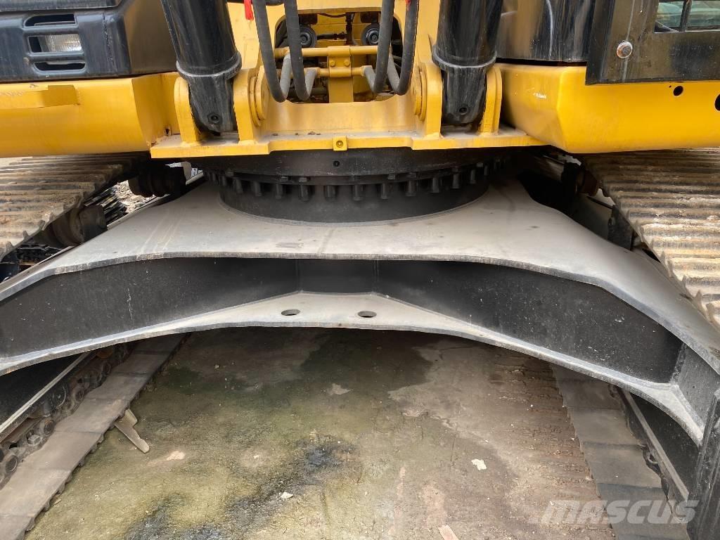 CAT 330 D Bandgrävare