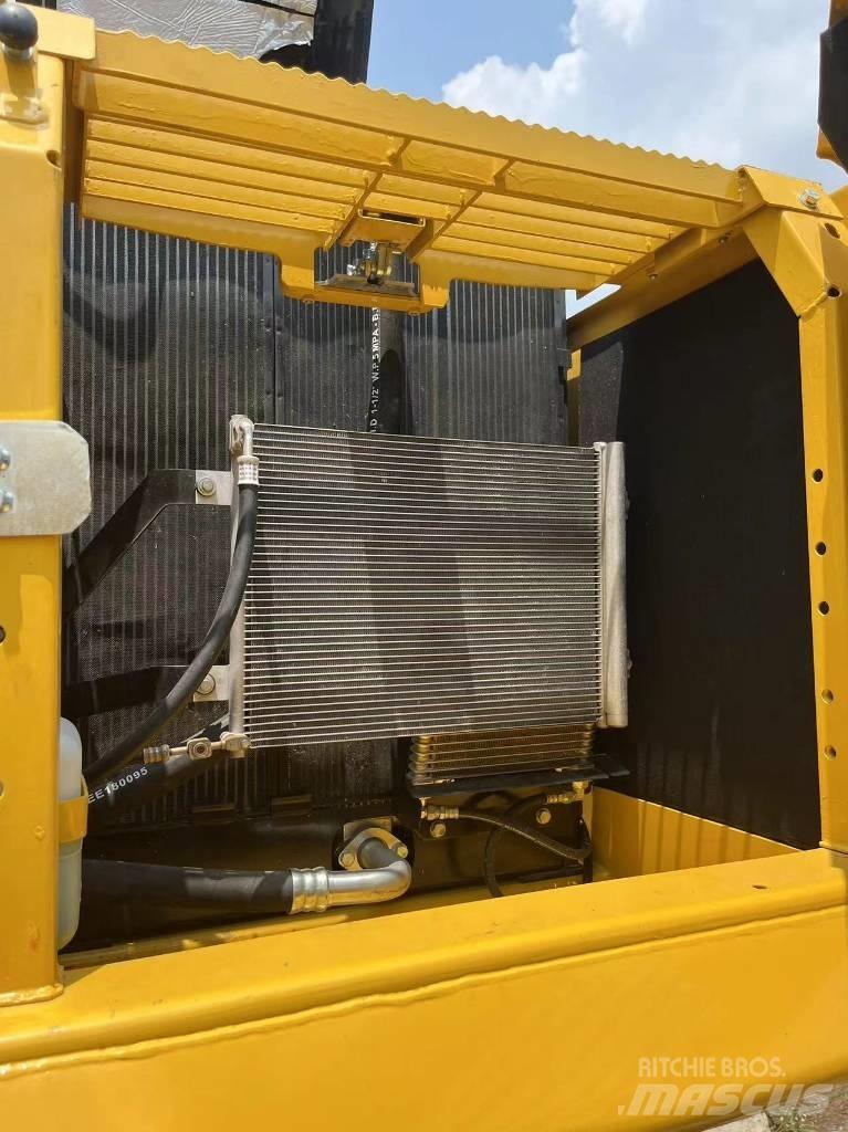 Komatsu PC 240-8 Bandgrävare