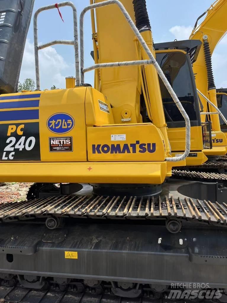 Komatsu PC 240-8 Bandgrävare