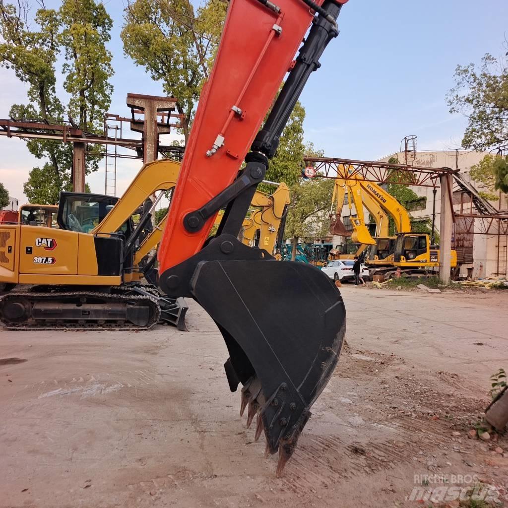 Doosan DX 300 LC Bandgrävare