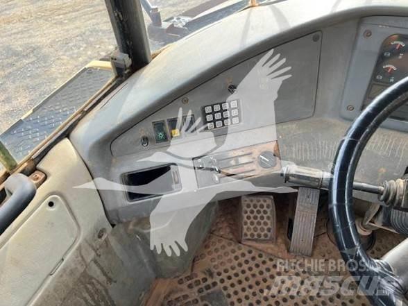 Volvo A25D Midjestyrd dumper