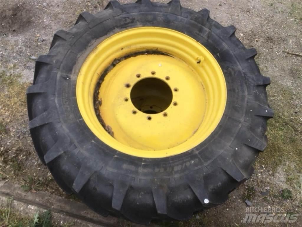 Michelin 420/85R34 Däck, hjul och fälgar