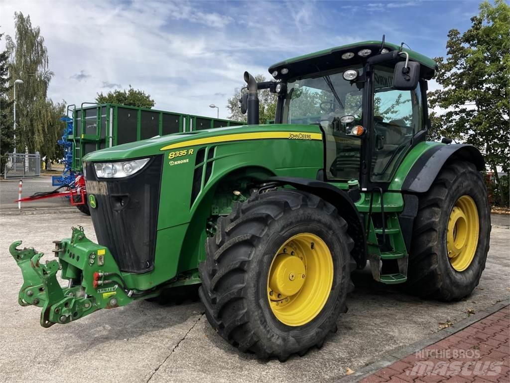 John Deere 8335R Traktorer