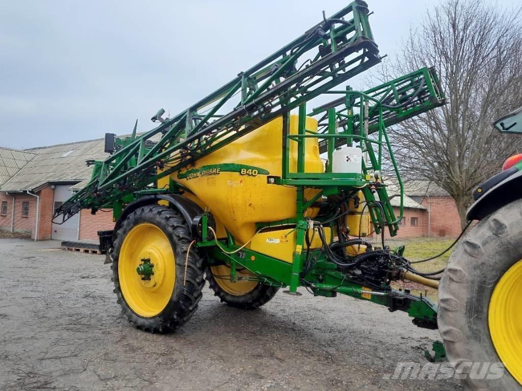John Deere 840 Dragna sprutor