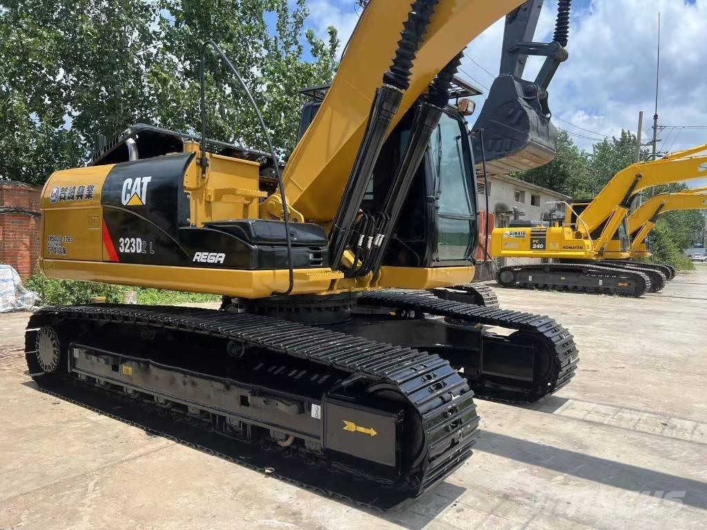 CAT 323d2l Midigrävmaskiner 7t - 12t
