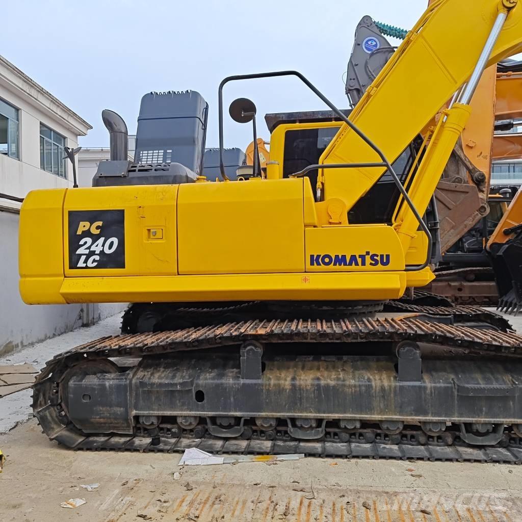 Komatsu PC 240 LC-8 Bandgrävare