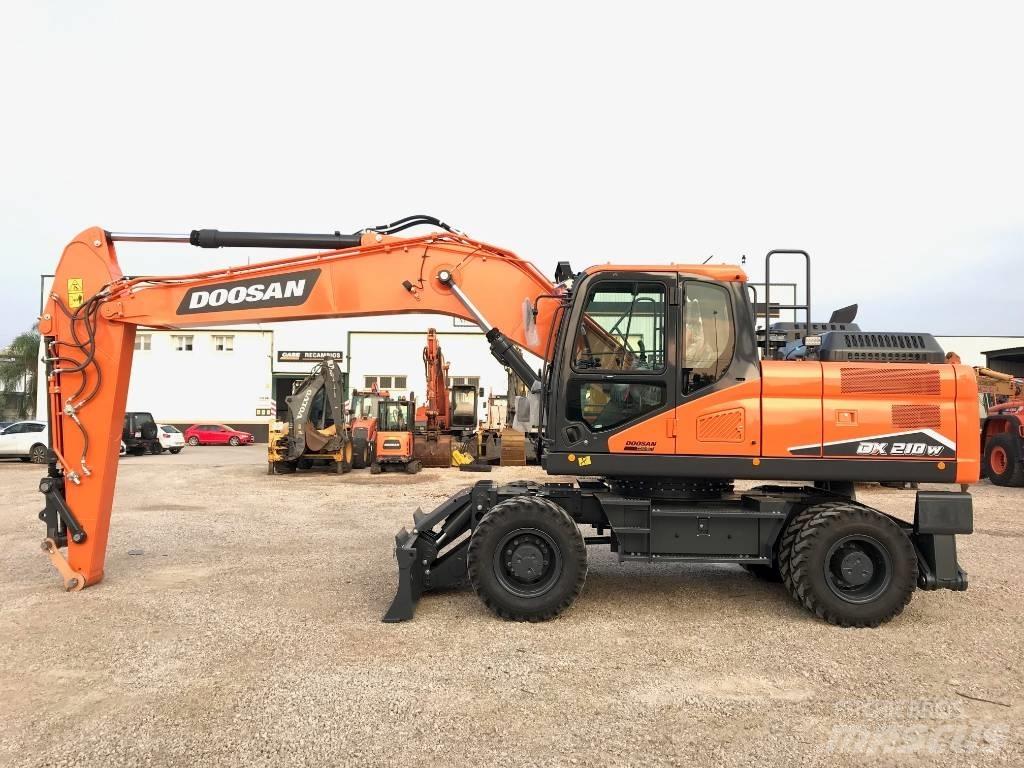 Develon DX 210 W-7 Hjulgrävare