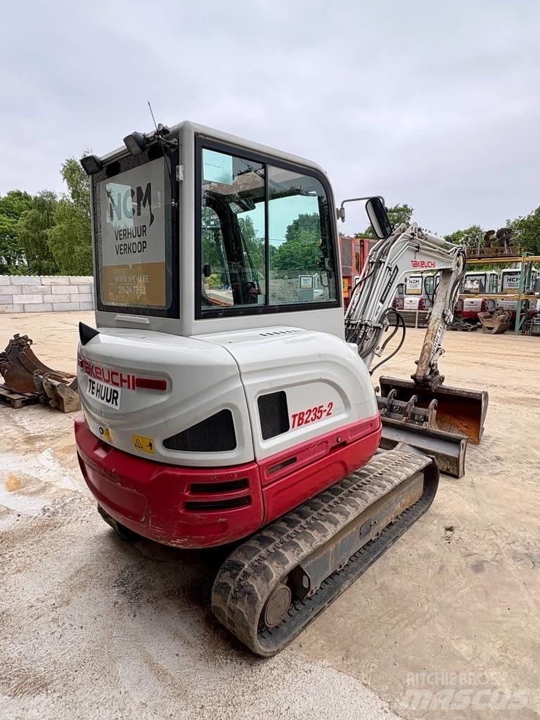 Takeuchi TB 235 Minigrävare < 7t
