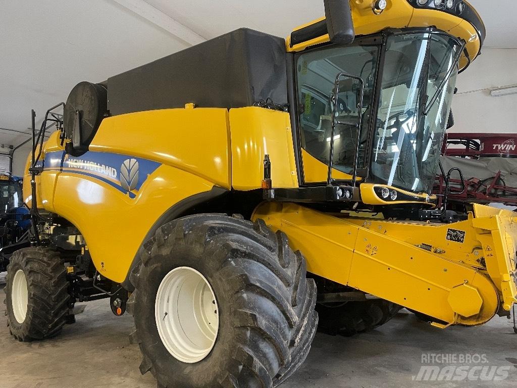 New Holland CX7.80 Skördetröskor