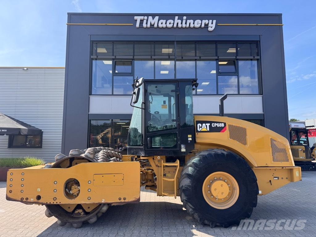 CAT CP 68 B Jordkompaktorer