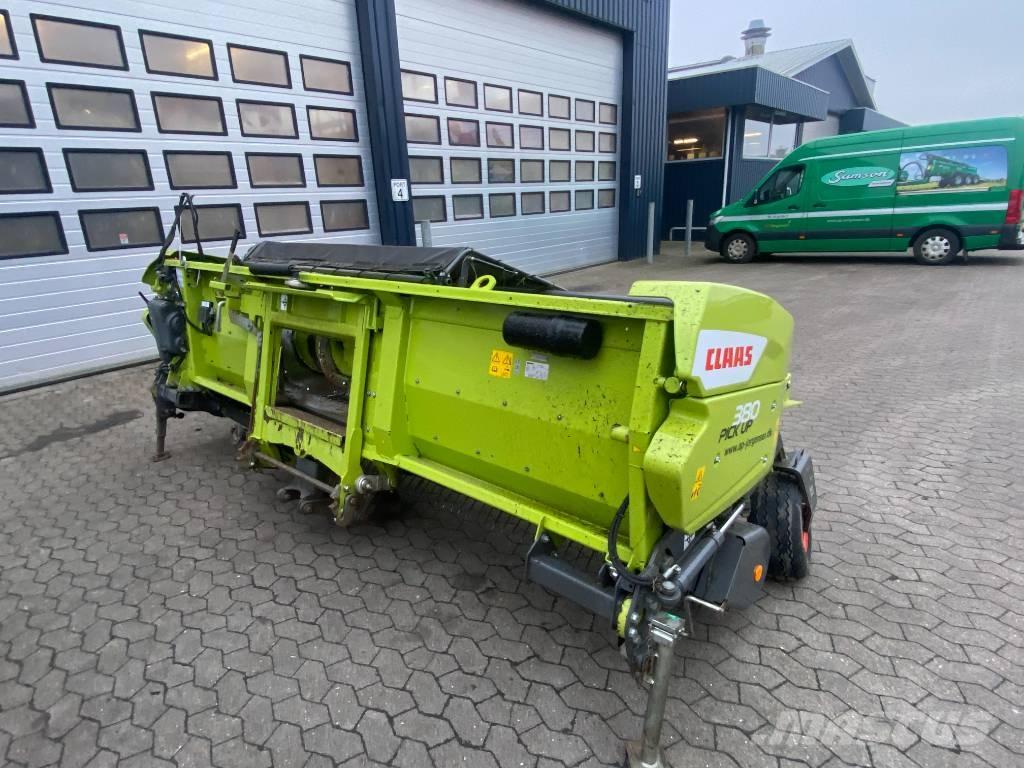 CLAAS Pick Up 380 Självgående fälthackar