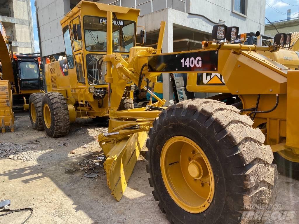 CAT 140 G Väghyvlar