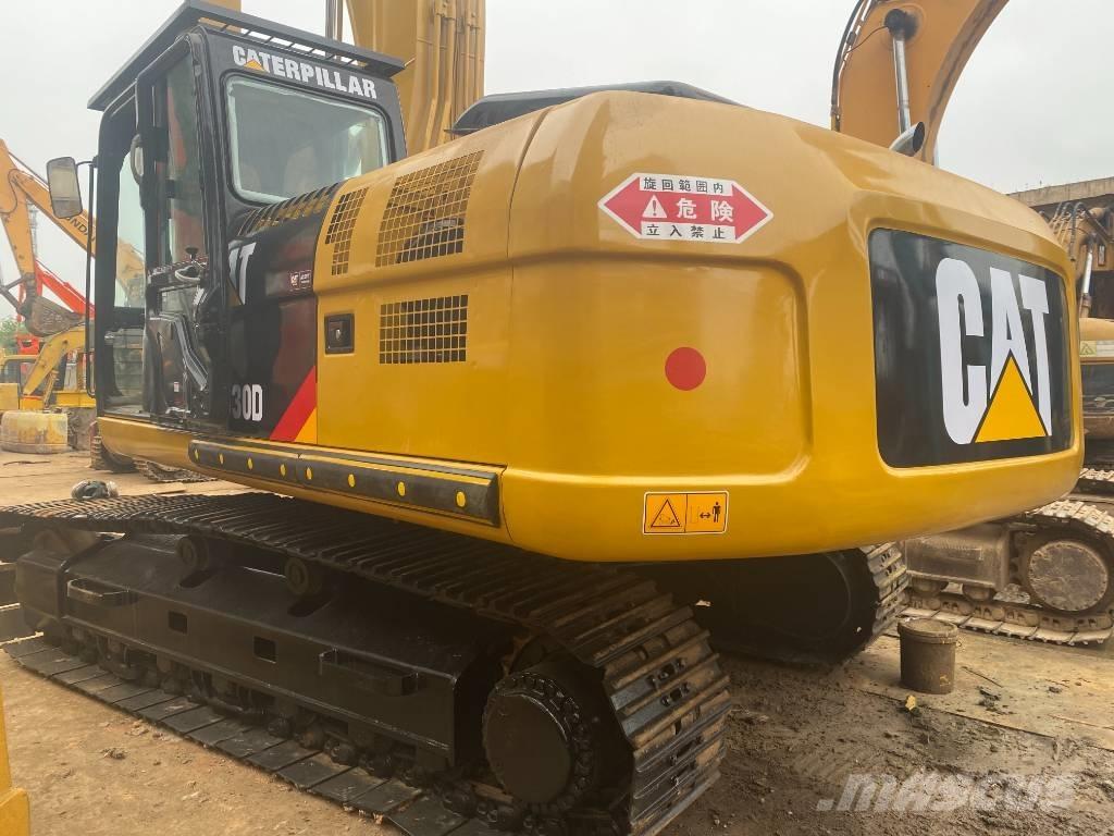 CAT 330 D Bandgrävare