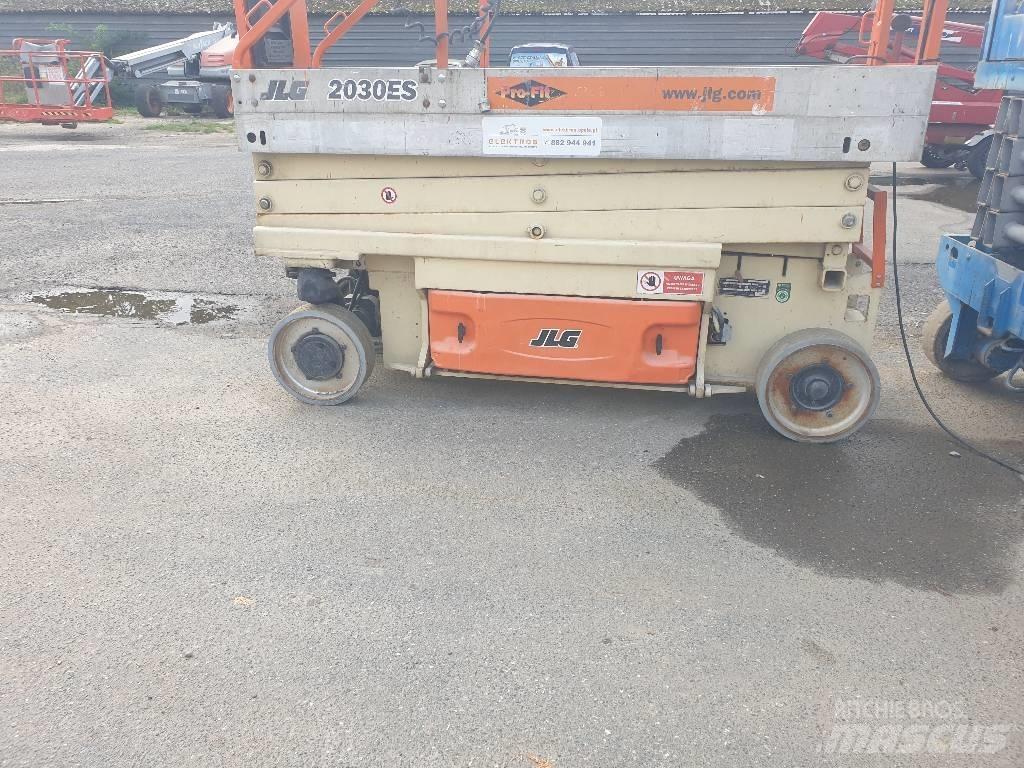 JLG 2030 ES Saxliftar