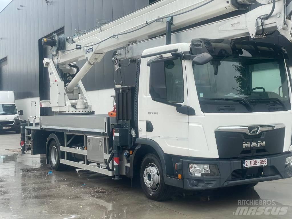 Böcker AK 36/4000 Allterrängkranar