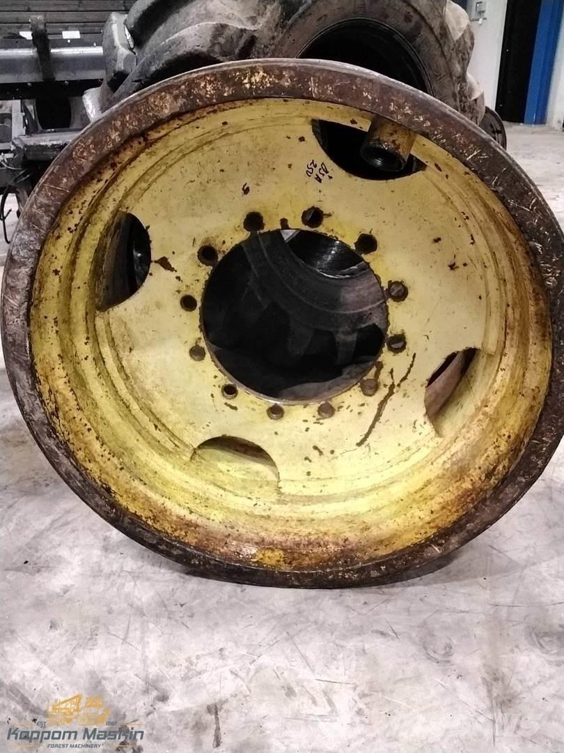 Ösa 250 20x34 Däck, hjul och fälgar