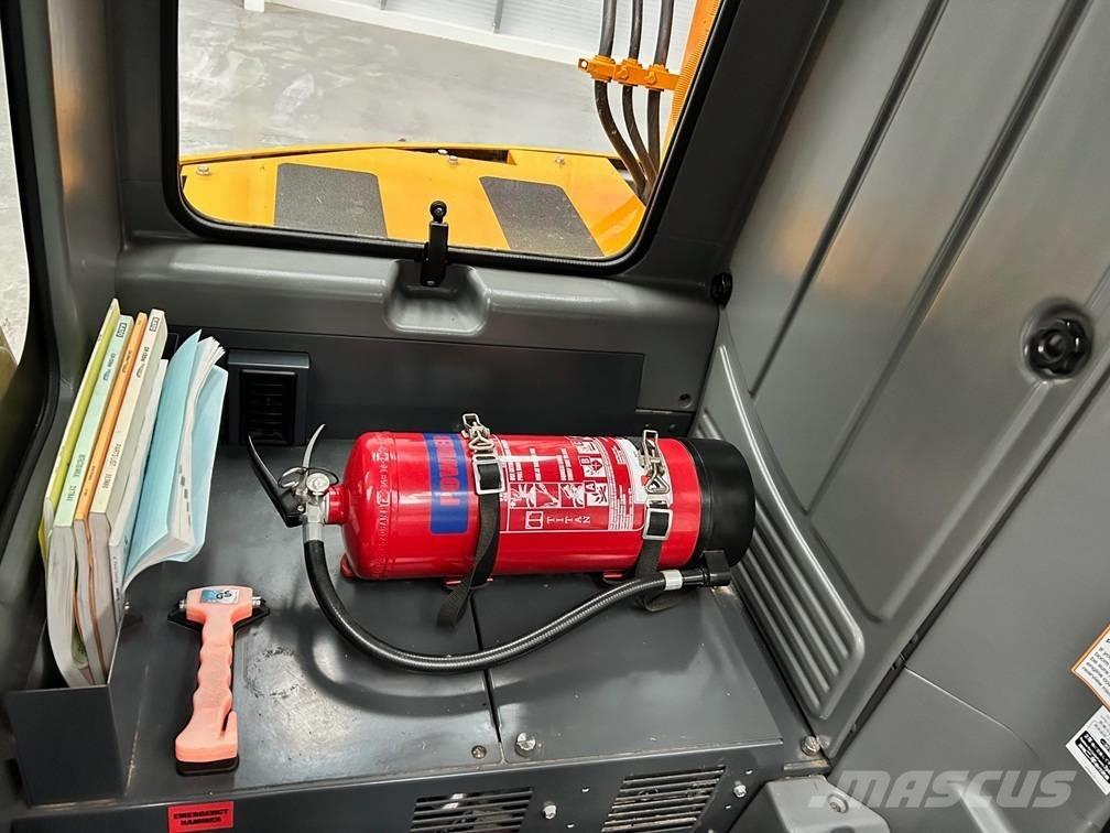 Kato CR-130Ri Allterrängkranar