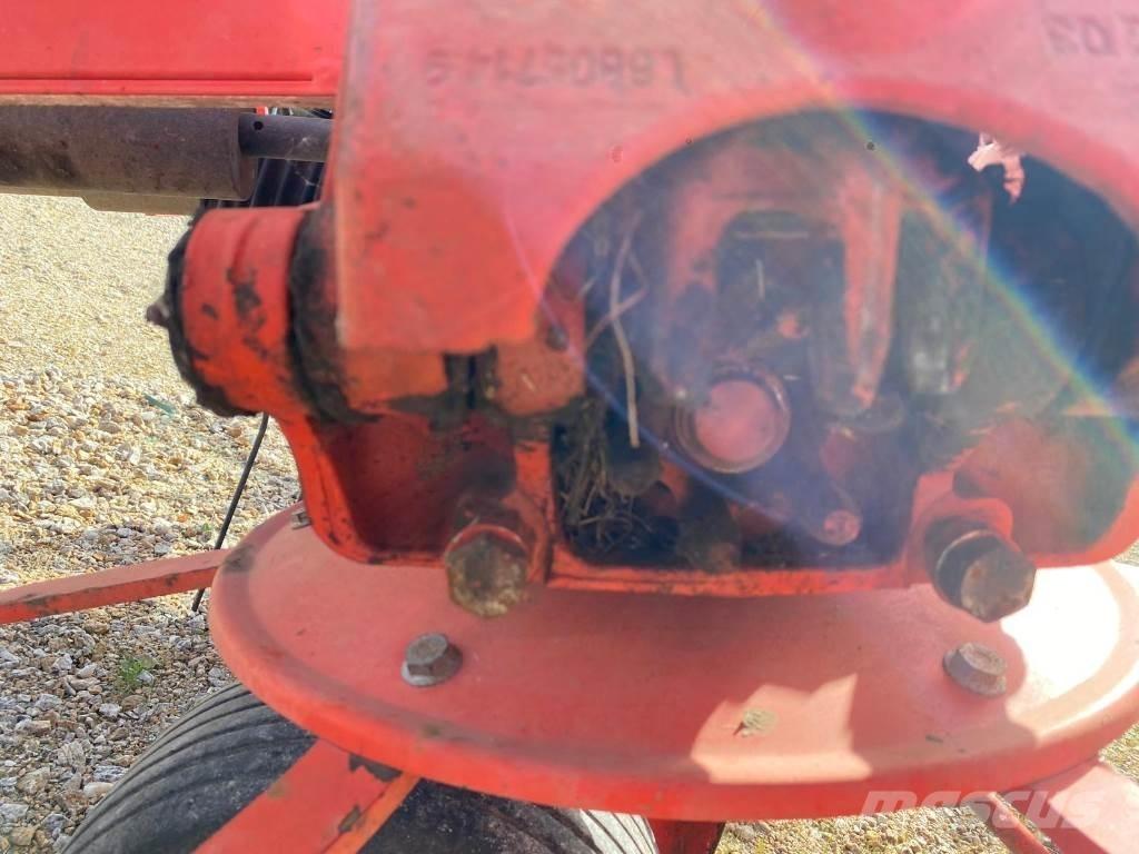 Kuhn GF8702 Vändare och luftare