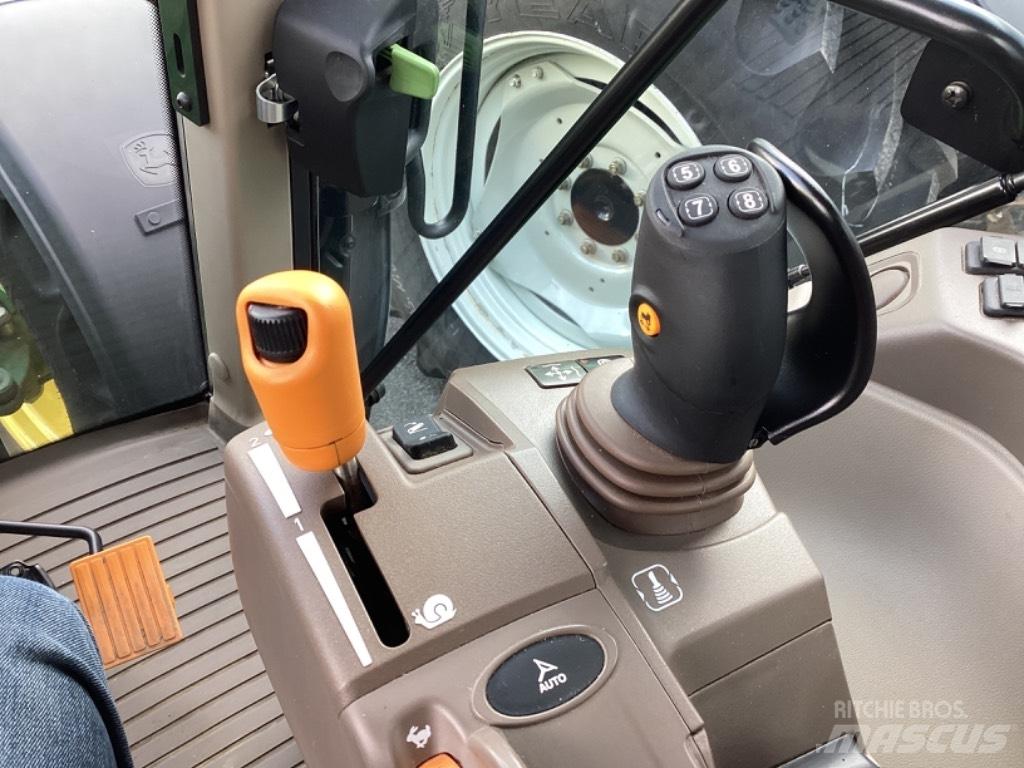 John Deere 6120M Traktorer