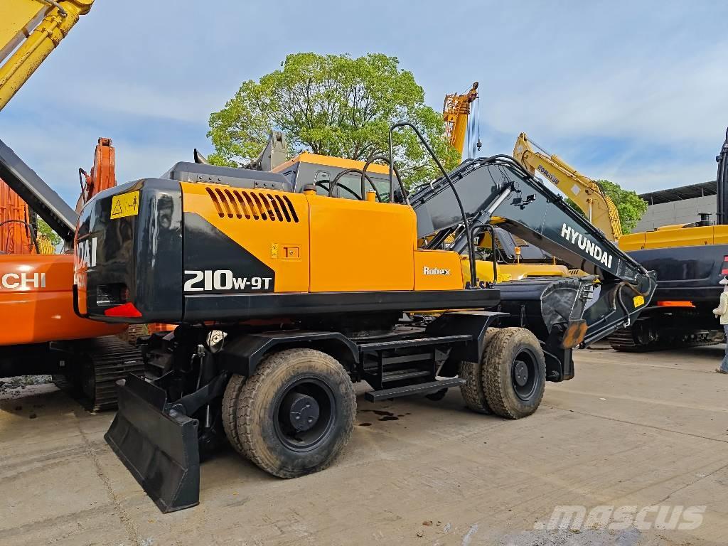 Hyundai R210W-9 Hjulgrävare
