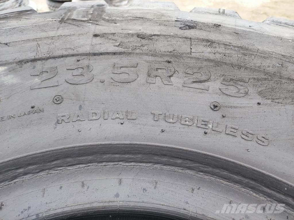  23.5 R25 tires Däck, hjul och fälgar