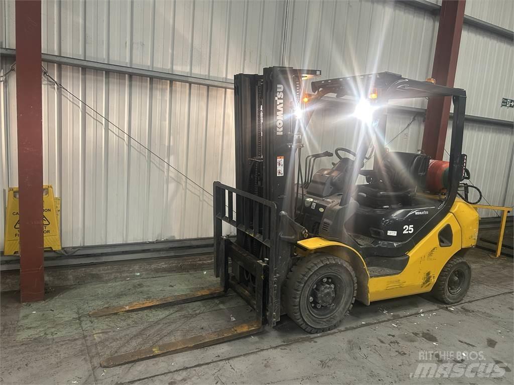 Komatsu FG25HT-17 Gasolmotviktstruckar