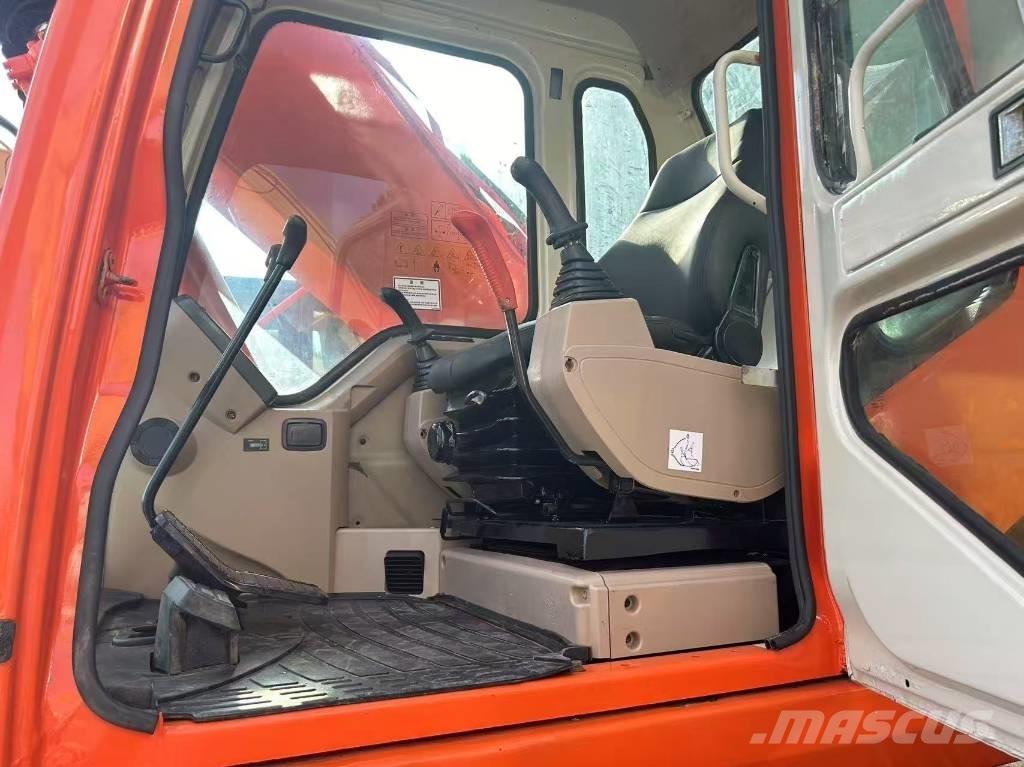 Doosan DH 225 LC-7 Bandgrävare