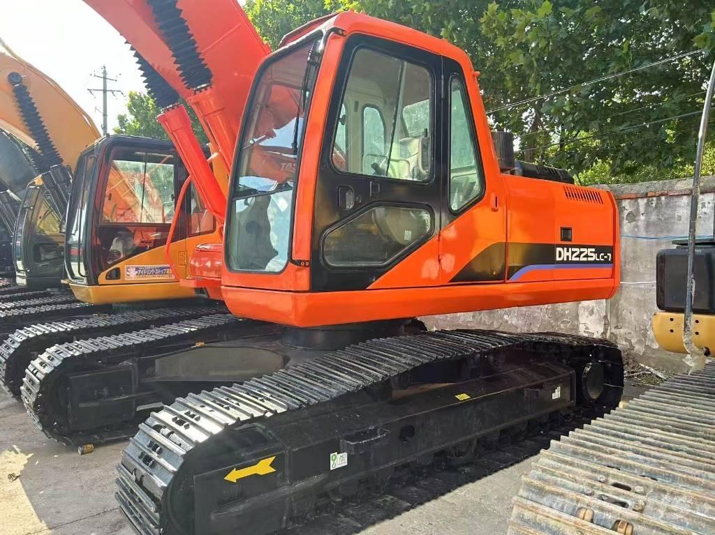 Doosan DH 225 LC-7 Bandgrävare