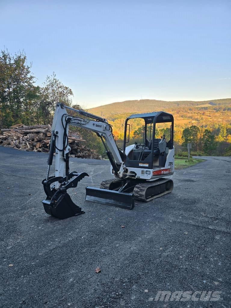 Bobcat 325 G Minigrävare < 7t