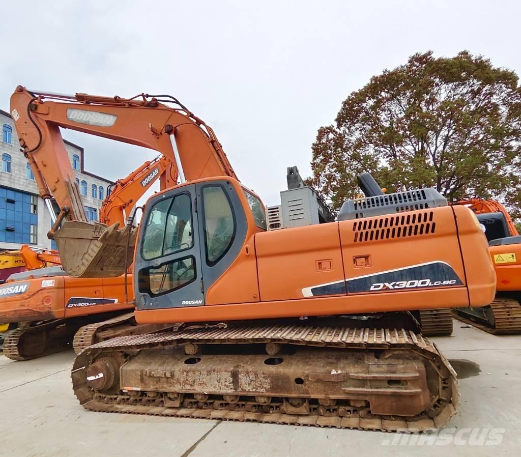 Doosan DX 300 LC-9C Bandgrävare
