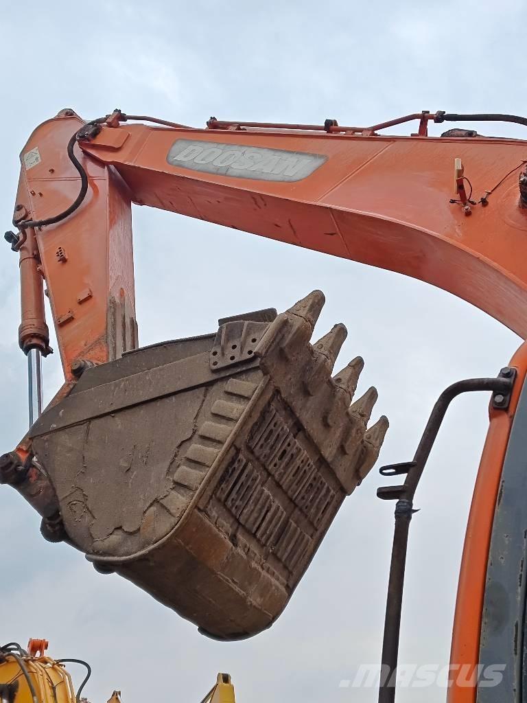 Doosan DX 300 LC-9C Bandgrävare