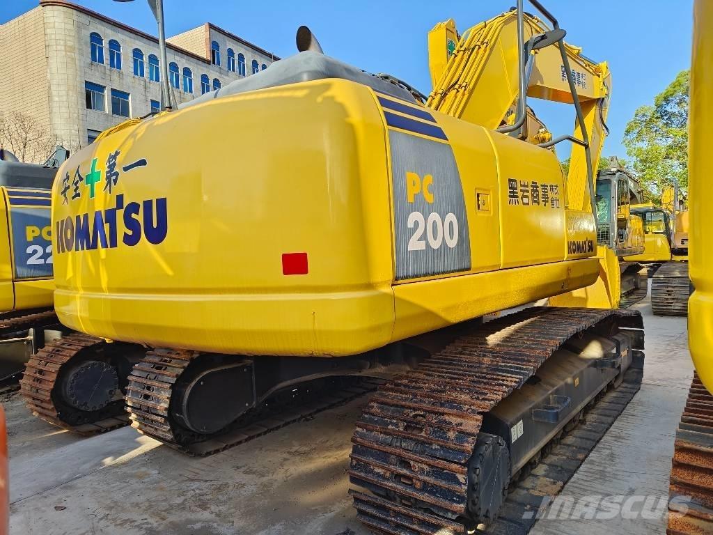 Komatsu PC 200-8 Bandgrävare