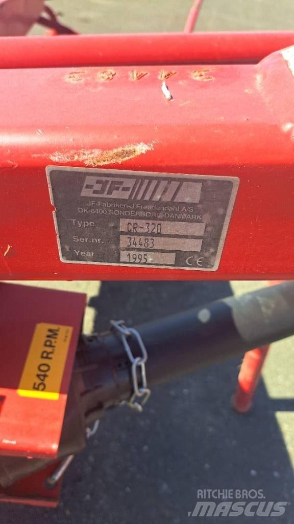 JF CR 320 Vändare och luftare