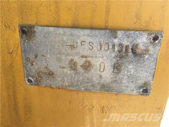 CAT 320 B Bandgrävare