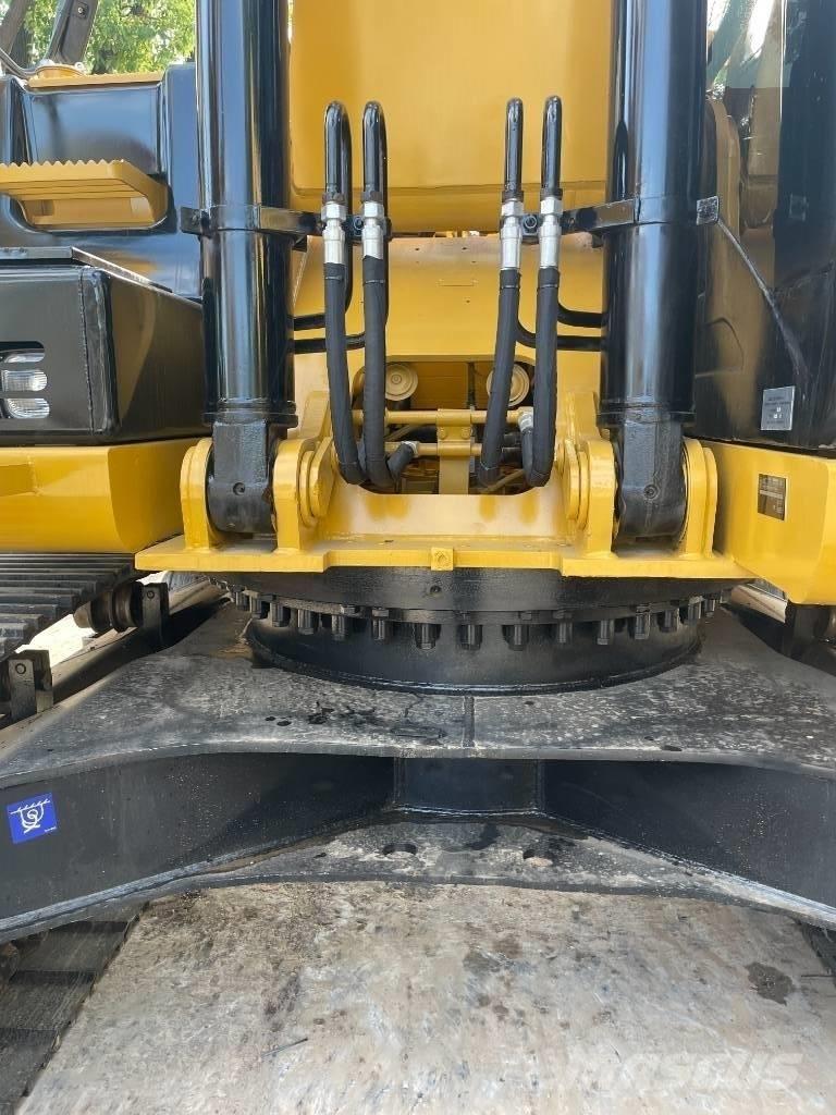 CAT 330 Midigrävmaskiner 7t - 12t
