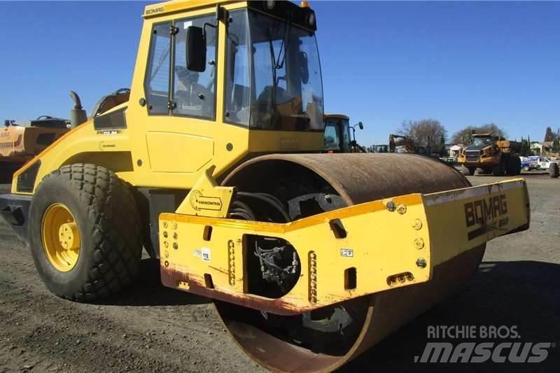 Bomag B213DH-4 Kombivältar