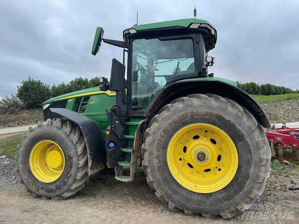 John Deere 7R 330 Traktorer